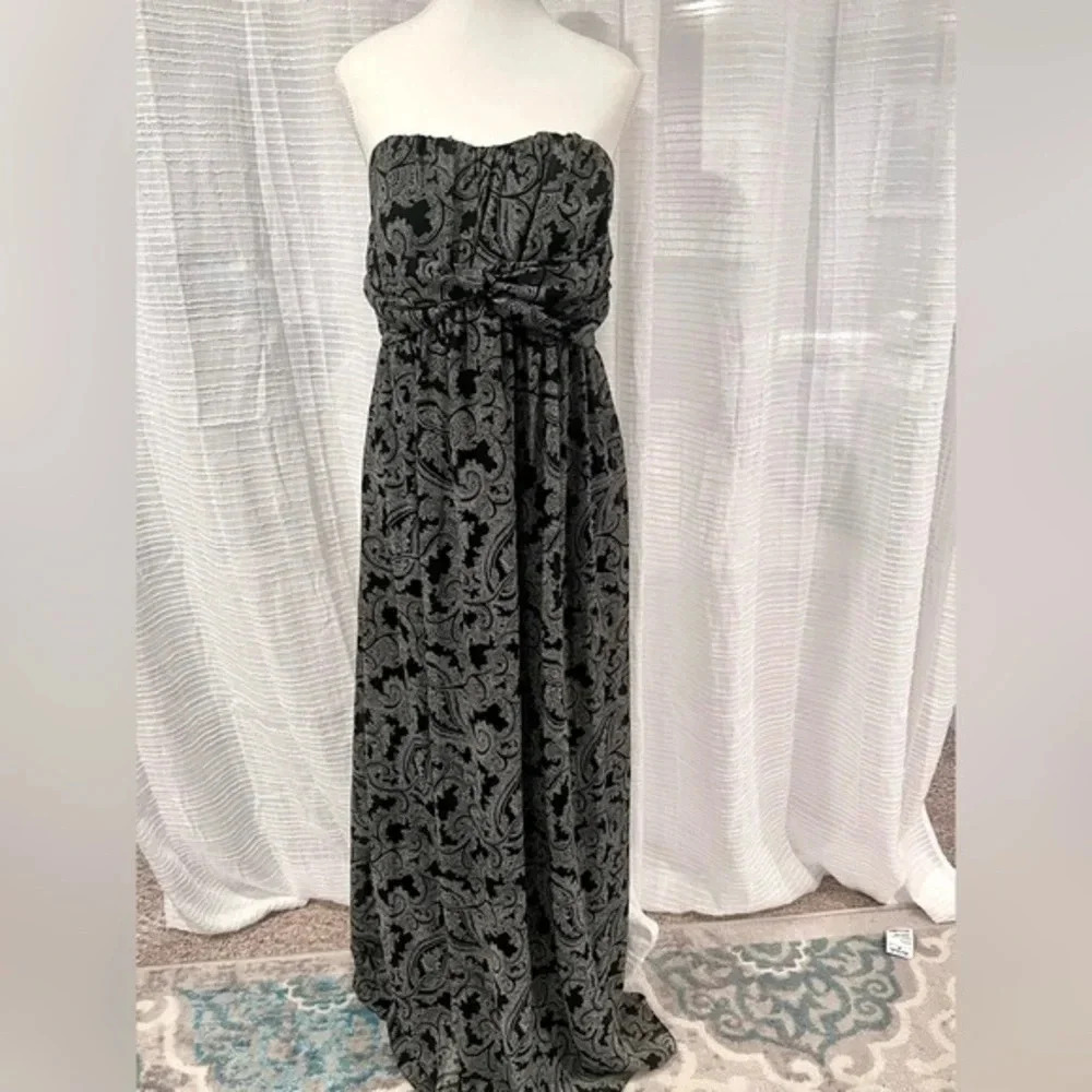 Jessica Simpson sleeveless maxi maternity dress. EUC Large